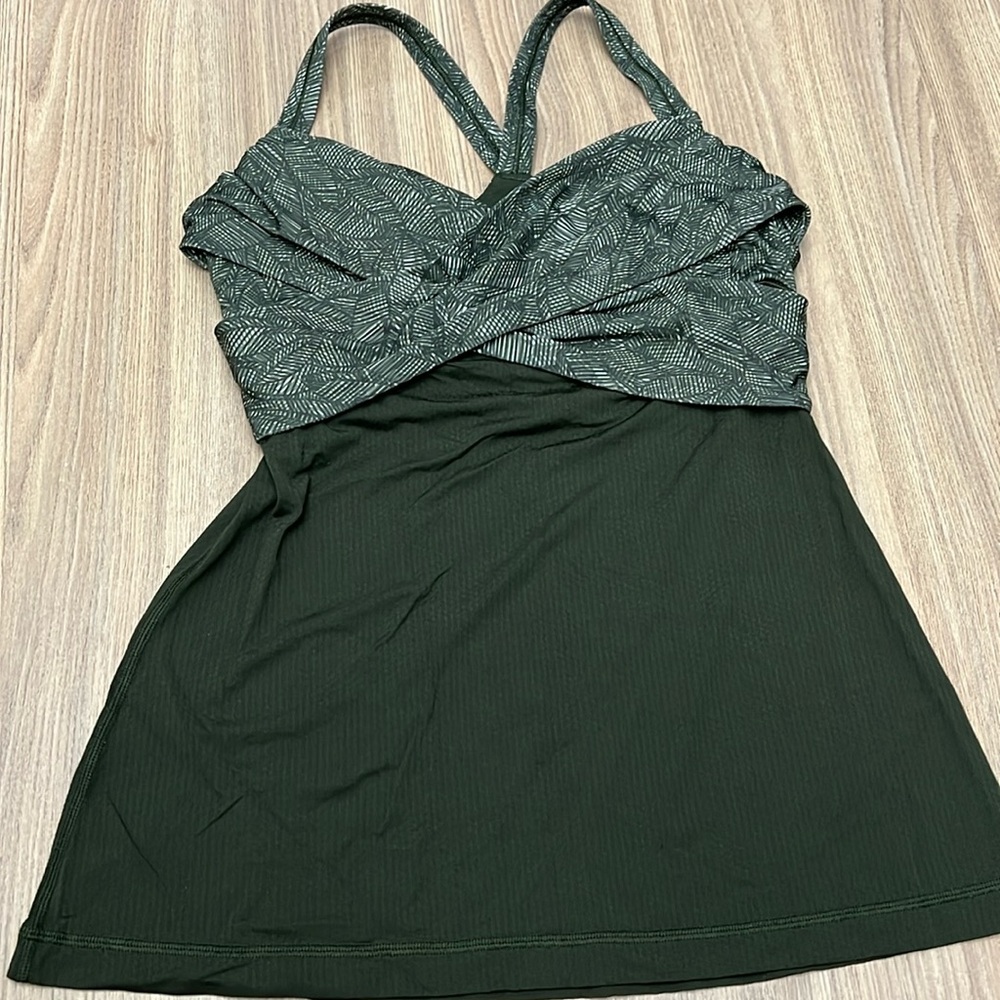 Lululemon Wrap It Up Tank Jazzy White Gator Green Size 8